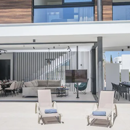 Mit Privatpool Fuer 11 Personen Ca, 220 M Sup2 In Protaras, Suedkueste Von Zypern * Protaras