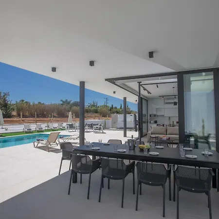 Mit Privatpool Fuer 11 Personen Ca, 220 M Sup2 In Protaras, Suedkueste Von Zypern * Protarász