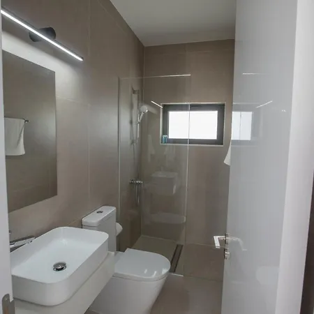 Mit Privatpool Fuer 11 Personen Ca, 220 M Sup2 In Protaras, Suedkueste Von Zypern * Protarász