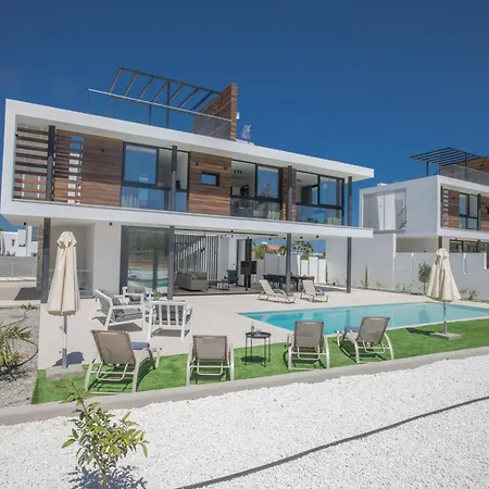 Mit Privatpool Fuer 11 Personen Ca, 220 M Sup2 In Protaras, Suedkueste Von Zypern Protarász