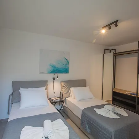 Mit Privatpool Fuer 11 Personen Ca, 220 M Sup2 In Protaras, Suedkueste Von Zypern Nyaraló Protarász