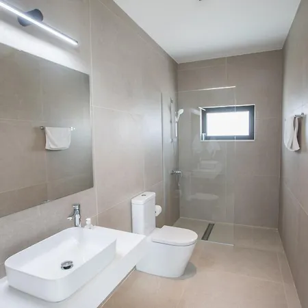 Mit Privatpool Fuer 11 Personen Ca, 220 M Sup2 In Protaras, Suedkueste Von Zypern Nyaraló Protarász