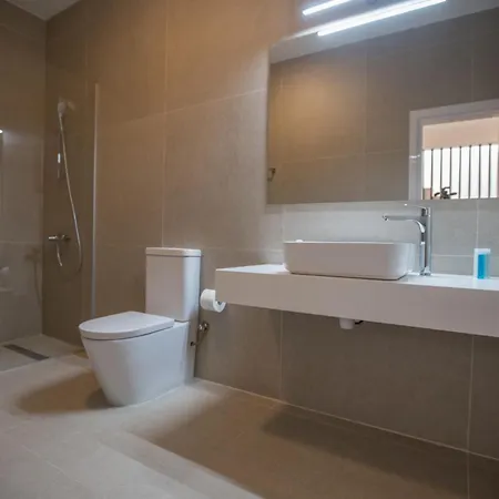 Mit Privatpool Fuer 11 Personen Ca, 220 M Sup2 In Protaras, Suedkueste Von Zypern Protarász