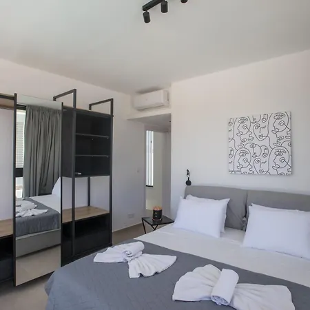 Mit Privatpool Fuer 11 Personen Ca, 220 M Sup2 In Protaras, Suedkueste Von Zypern * Protarász